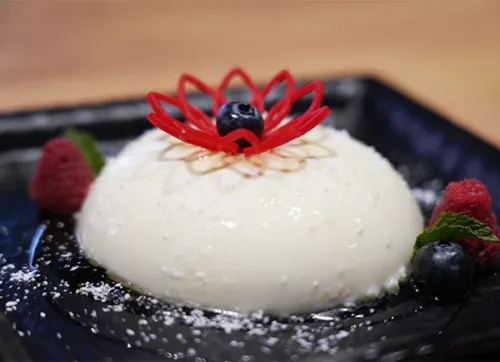 HY SUSHI Marrakech - DESSERTS Panna cotta lait de coco au miel